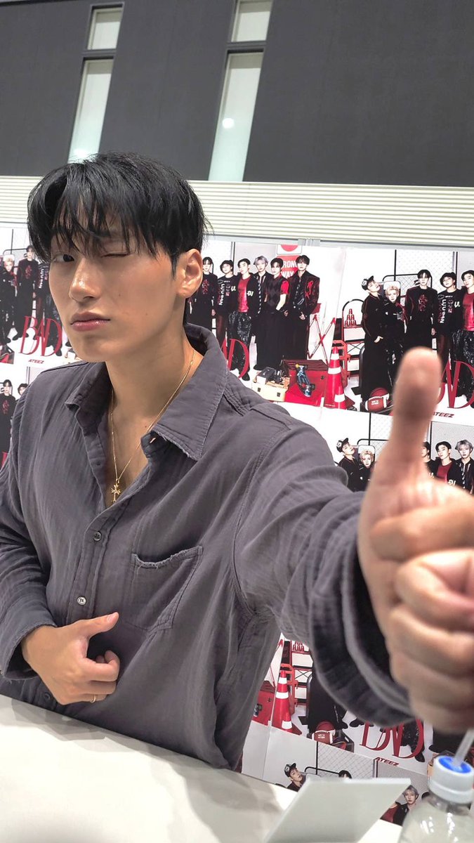 Amiki0117's tweet photo. 今日はATEEZリリイベ
グッド👍タッチ会ヨサンくん✨素晴らしいほど綺麗✨️ヘヘモン(˶ᐢ ⌔ ᐢ˶)ってニコニコでやってくれた♡♡友達がサンとだったのでお写真貰った✨️

#ATEEZ #에이티즈 #yeosang #여상 #ヨサン #SAN #산 #サン https://t.co/4n0ghWeV1B