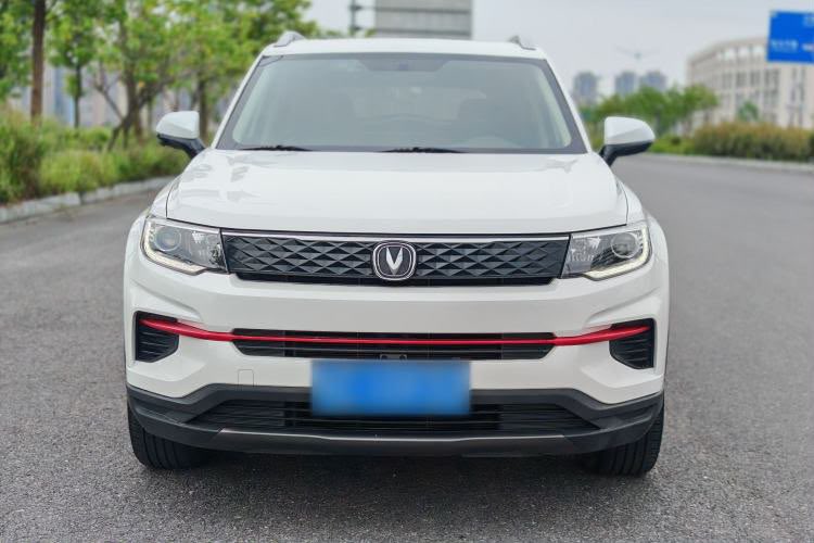EdwinAmoako4's tweet photo. 2021 Changan CS35 Plus 
Luxury edition 
1.6L engine capacity 
Automatic transmission, Gasoline (Petrol)
No accident or flood damage 
Keyless entry, push to start , rear parking sensors 
Cost and shipping to Tema (CIF): 155,000 cedis https://t.co/T4sJAbM8Yi