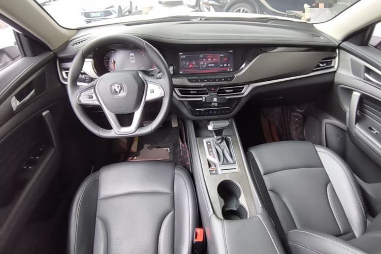 EdwinAmoako4's tweet photo. 2021 Changan CS35 Plus 
Luxury edition 
1.6L engine capacity 
Automatic transmission, Gasoline (Petrol)
No accident or flood damage 
Keyless entry, push to start , rear parking sensors 
Cost and shipping to Tema (CIF): 155,000 cedis https://t.co/T4sJAbM8Yi