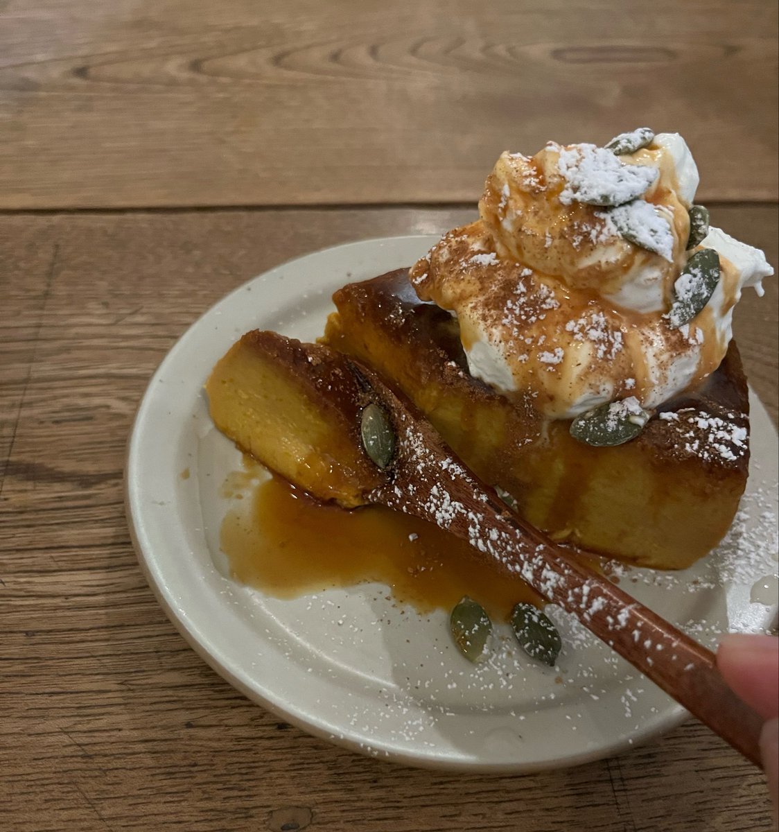 _hacchiii8's tweet photo. ケーキかと思うくらい固め濃厚かぼちゃプリン https://t.co/DC2vfNunkA