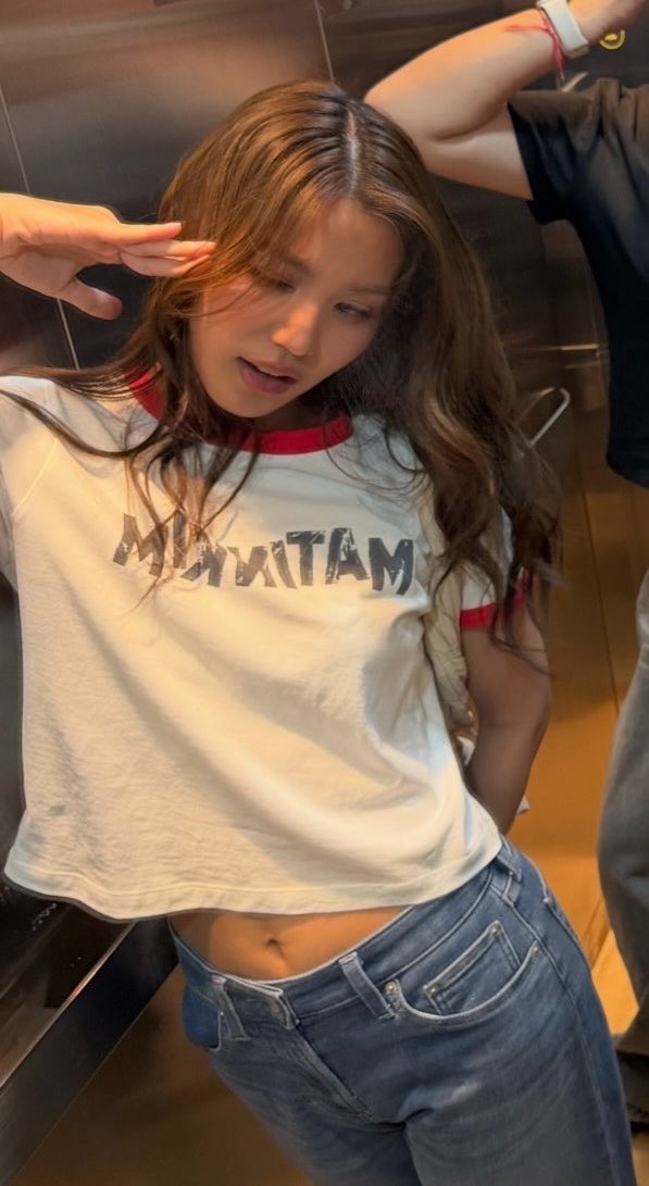 BPink_Mi's tweet photo. “แคทเทอรีนไปยิงมัน!”                “ได้ค่ะ” https://t.co/l8BYyBG9ik