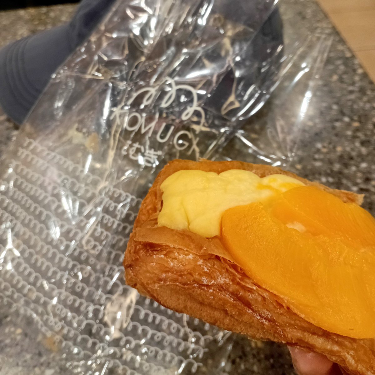 azmituanc0b's tweet photo. 15% off. Peach Danish sebagai penutup yang manis. 🍑🥐✨ https://t.co/gGcx2ok71T
