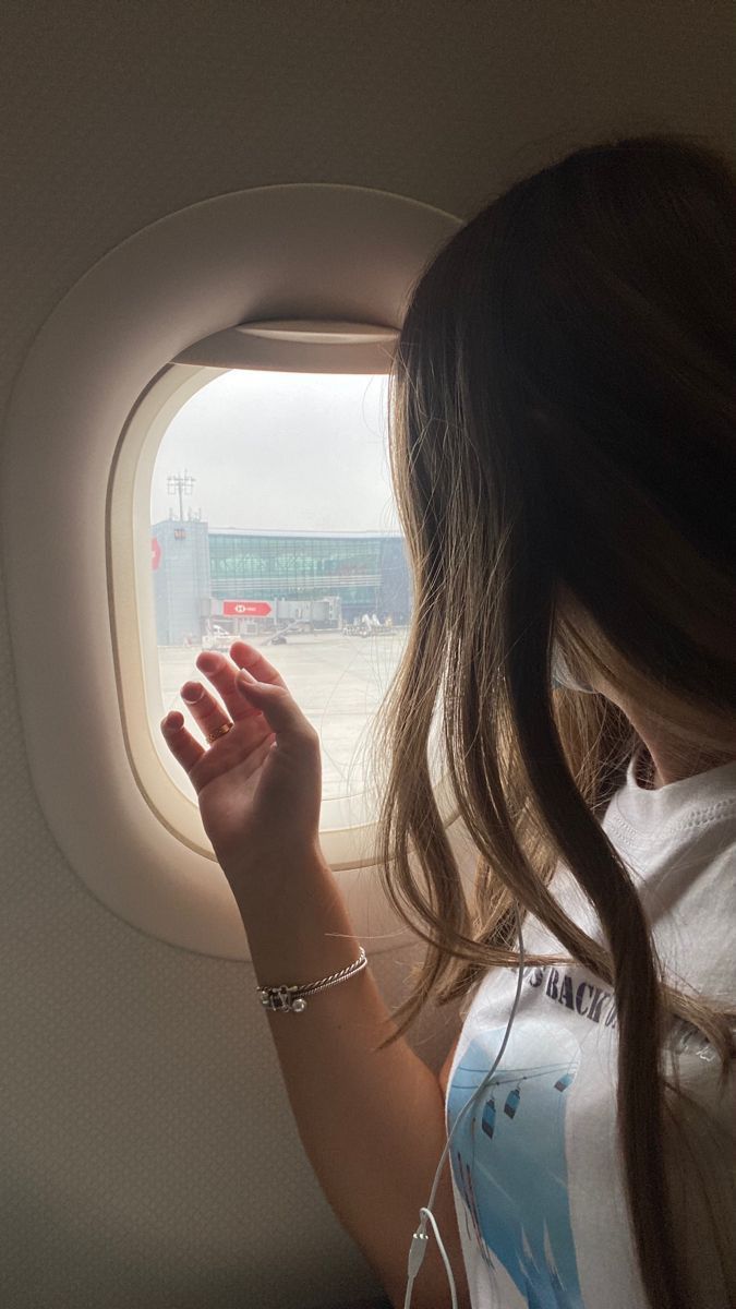 FirstLike__0m's tweet photo. Stepping into the warmth of simple 🫶 life balance honoring the quiet beauty of doing what we love peaceful and free. 🌈 https://t.co/4uhdjVzXsX