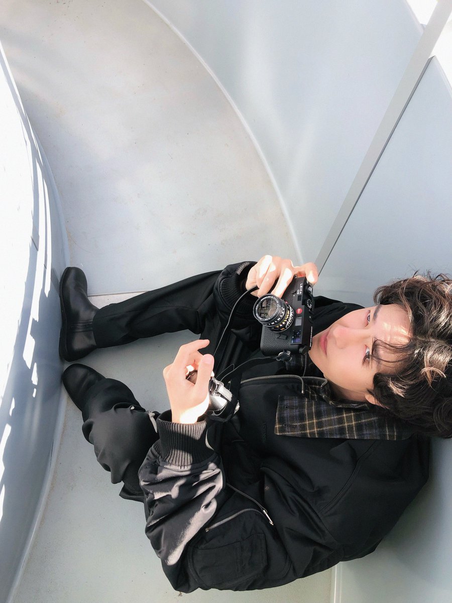 wxyzybxz's tweet photo. 261002 15:00 YIBO-OFFICIAL weibo update x Wang Yibo (1/3)

“Paris BO log”
See Yibo and Paris from different perspectives 

#WangYiboxLOEWE https://t.co/S0C73YFQ5m