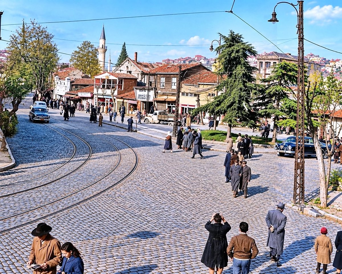 mehmet_dilbaz's tweet photo. Üsküdar Ahmediye Meydanı'nda 70 yılda yaşanan muhteşem! değişim.

#kaybolantarihinpeşinde https://t.co/veQp6r5nkh