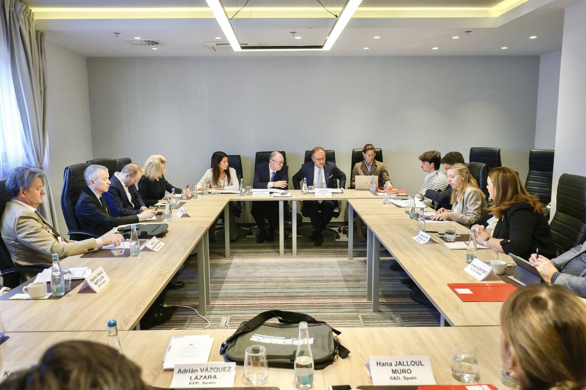LSorecaEU's tweet photo. Glad to meet with the Election Observation Delegation of @Europarl_EN and have an exchange on the current political situation in Bosnia and Herzegovina, along with 🇪🇺 EU Ambassadors in 🇧🇦 BiH. 

Elections observation work is essential for strengthening transparency, integrity as well as public confidence in the electoral process.

We wish you a successful mission! 
🇪🇺🤝🇧🇦