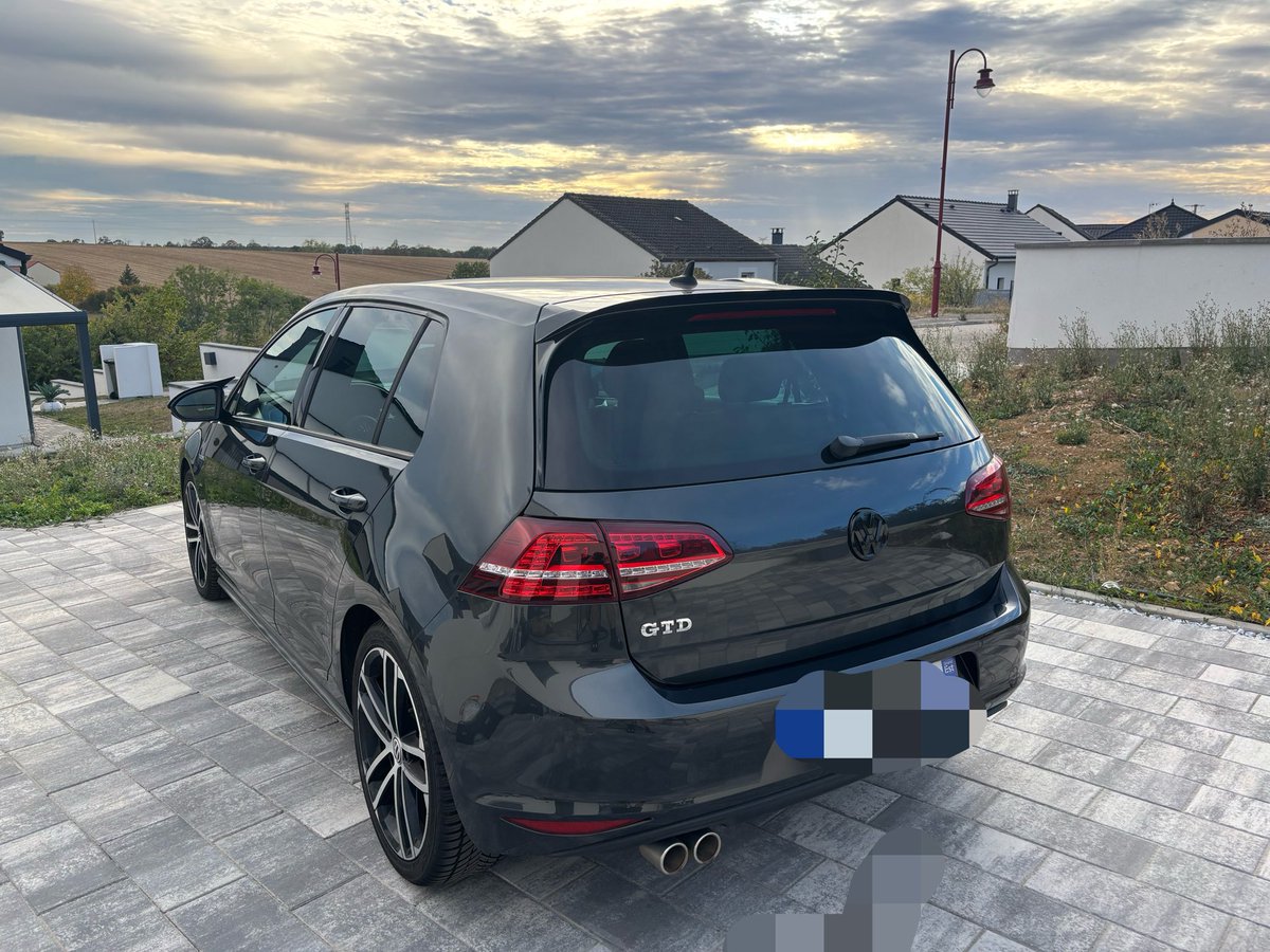 mrckcb23's tweet photo. Ceux qui sont intéressés 14k, 186 000 km, 2015, secteurs Metz 57 https://t.co/gu0PuT89Sk