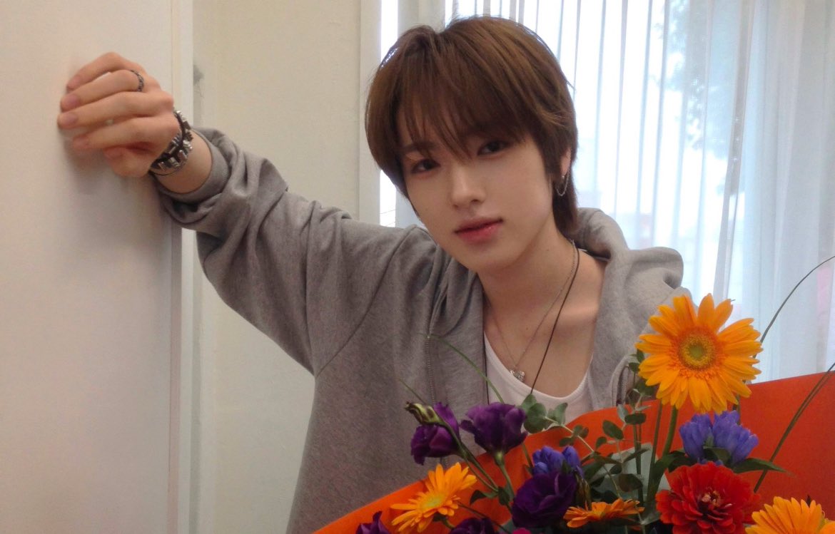 hvzinagx's tweet photo. 저꽃받을래 https://t.co/Yfvh5Ie5Nj