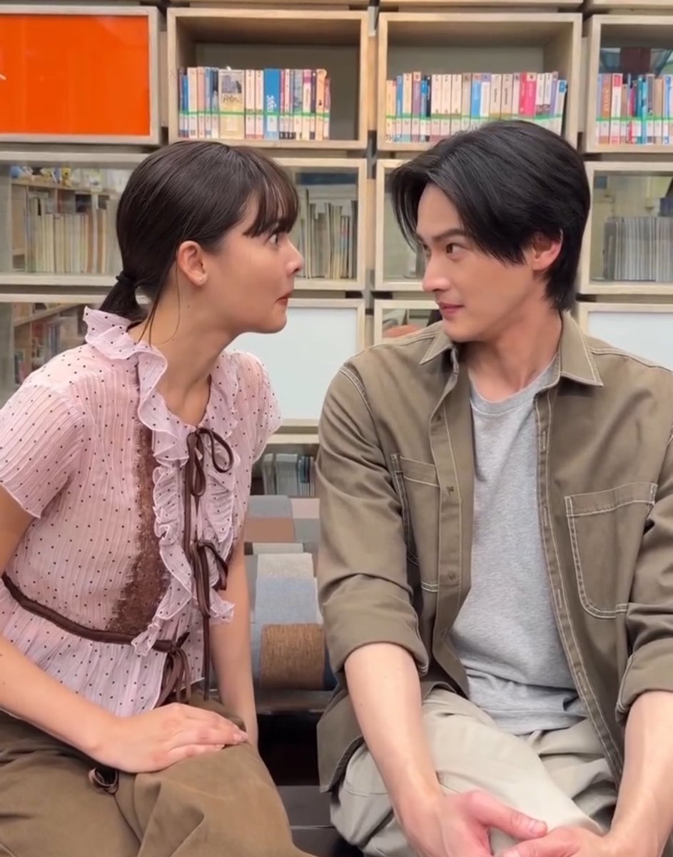 1inablueM's tweet photo. ขอนวมให้คนละคู่เถอะ😂

#ตะวันลวง #BeneathTheLies 
#urassayas #number_9th https://t.co/s8oEoEMvfv