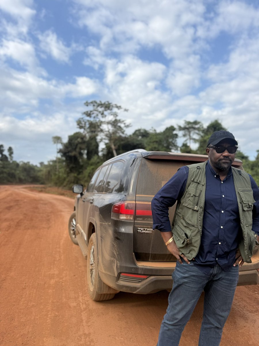 johndumelo's tweet photo. In the last 3 days I’ve driven from Oti to the Northen region and I’m now in the Ahafo region  close to border with Ivory Coast. The mission is simple, we are supporting farmers to go into dry season farming so we can have all year round supply of food items, especially tomatoes and other vegetables. It is possible.