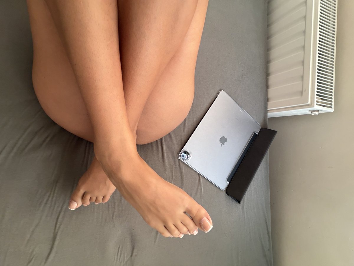 blancafeet01's tweet photo. Ton job c’est de m’envoyer ton salaire que je m’amuse avec https://t.co/tDCj5wzQop