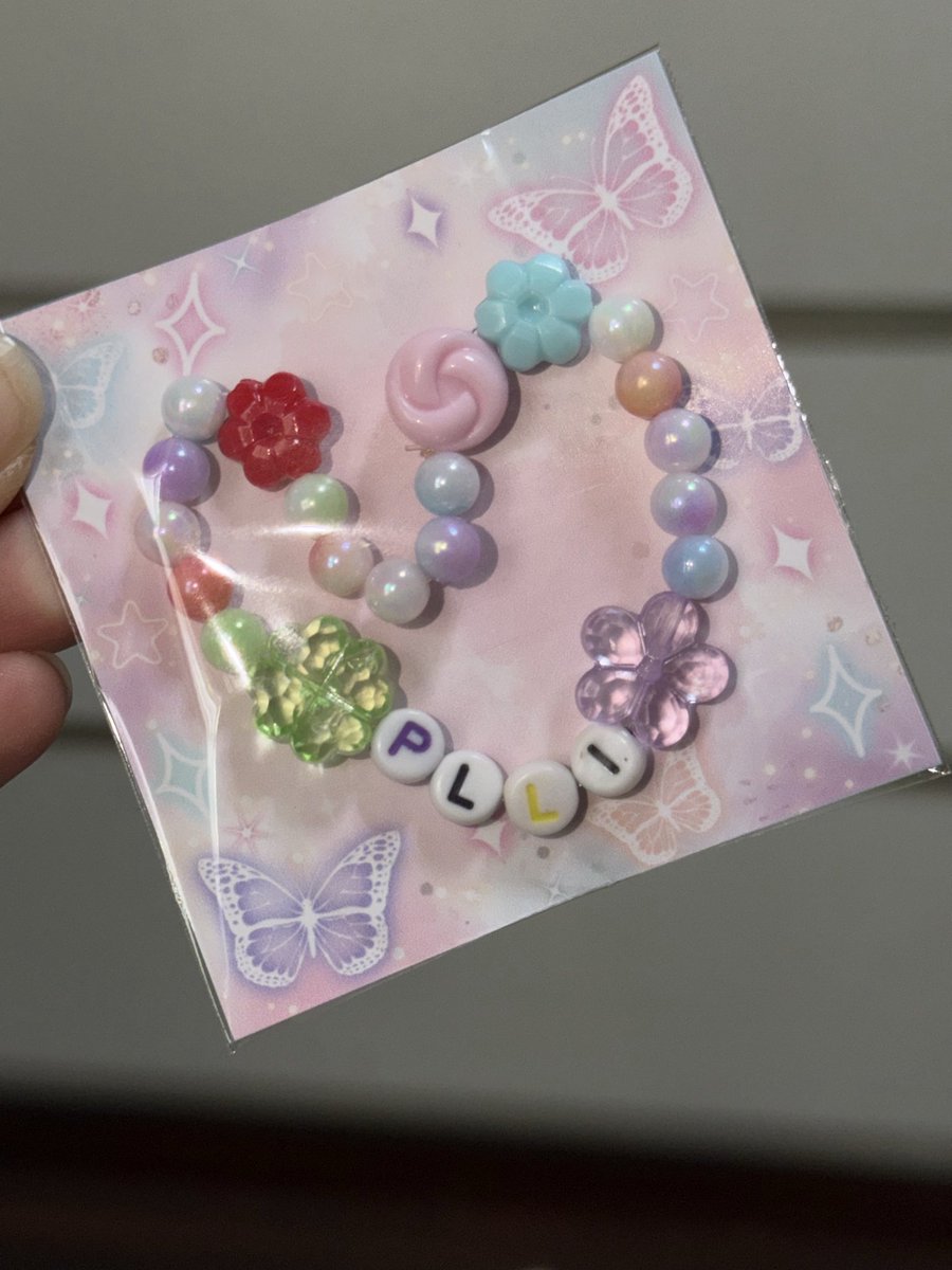 irin_13's tweet photo. Giveaway fo PLLI!!

ไม่รู้พึลลิจะชอบกอว กันไหม แต่ผมจะแจก😆
น้อนอาจจะไม่สวยมากแต่ผ้มตั้งใจทำมากครับ

10.10.26
💙💜💗♥️💚
เจอกันที่อิมแพคนะค้า

ขอให้เดินทางไปกันโดยสวัสดิภาพ
ปลอดภัยจากน้ำท่วมนะคะ #KEEP_IT_MANIC_in_Bangkok 
#PLLIมาแจก https://t.co/YL5wxXgsoT