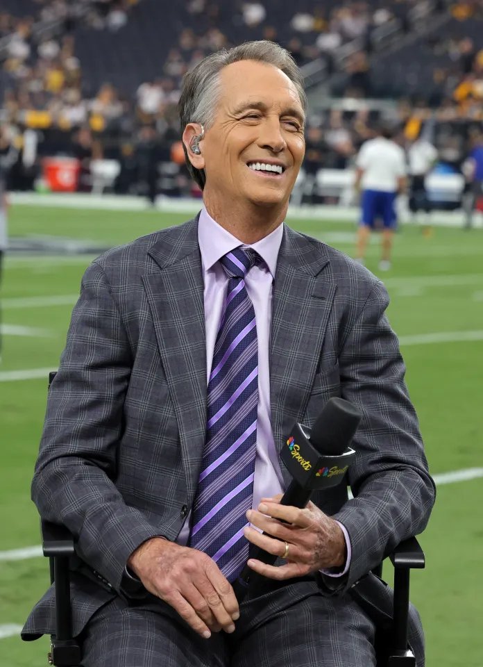 BigBlueFilmRoom's tweet photo. Chris Collinsworth believes this Giants offense is much easier for JJ McCarthy than what he had in Minnesota:

"He was put into a very advanced offense [in Minnesota]. ... This is a much easier offense [in New York]. This is an offense that's going to run the ball first. This is an offense that's going to try to establish an old Bill Parcells-New York Giants approach."

(Via PFF YouTube)