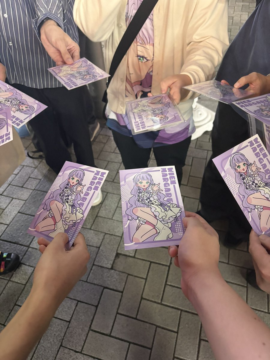 Master06844837's tweet photo. お渡し会終わった〜！✨
その後はマルガレーテで連番してきた！🎶
めちゃくちゃ楽しかった〜！！
 #Liella 
 #結那 https://t.co/2RzARI8PeN