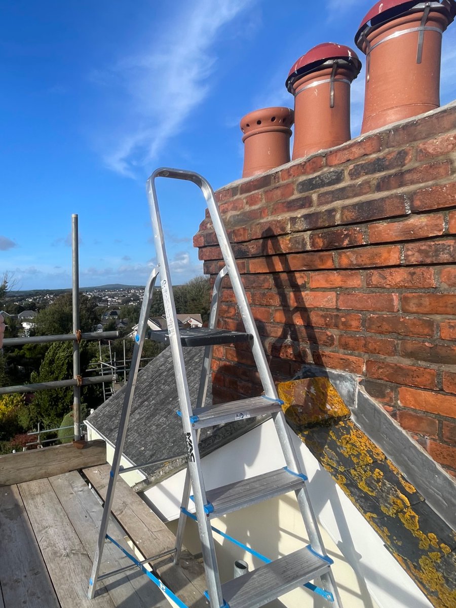 lemarksmith's tweet photo. Recent chimney shenanigans. Thought about my Twitter friend @davidgcant when taking this. He def would not approve. 🤣 https://t.co/yqInJIl53s