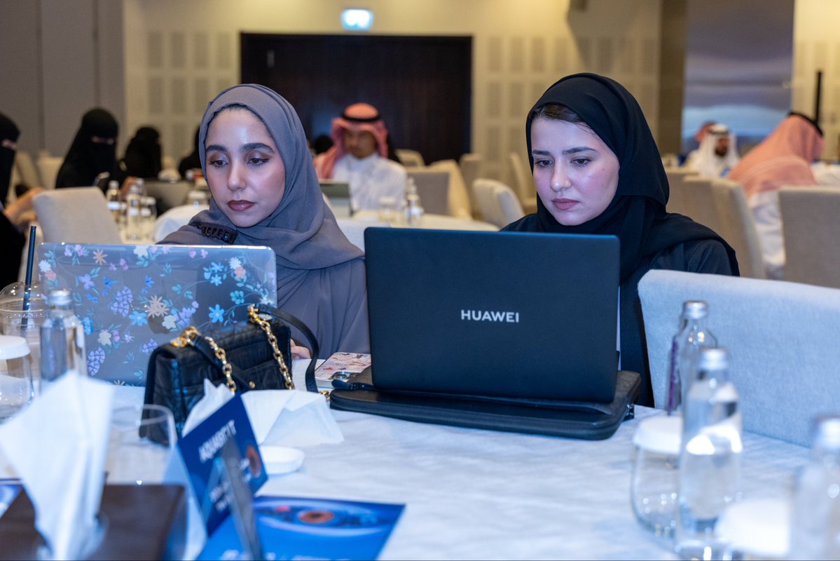 KKESHKSA's tweet photo. خلال Hacking Time لليوم الثاني، تواصل الفرق المشاركة استكمال مخطوطاتها البحثية ومراجعتها، استعدادًا لتقديمها إلى مجلات علمية محكّمة.

#هاكاثون_العيون
#TheEyeHackathon https://t.co/9dgtP63rL4