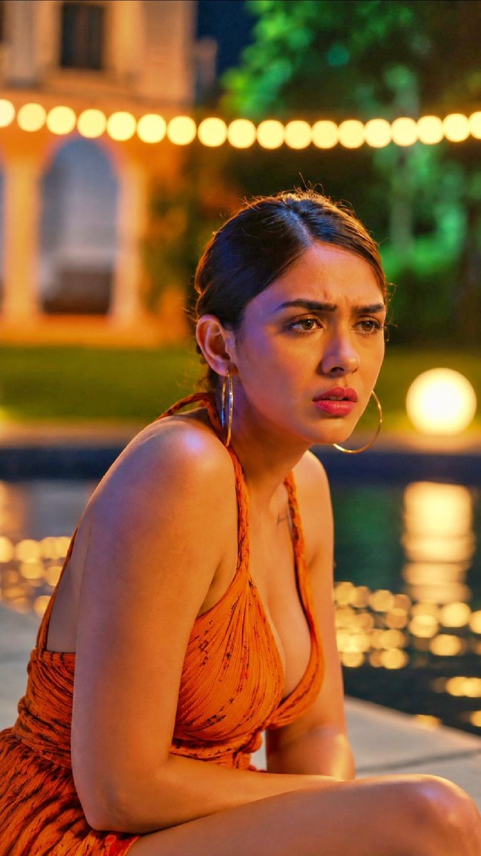 Slavifqqb's tweet photo. #MrunalThakur  #Mrunal
Mrunal thakur https://t.co/XF8eKI1APz