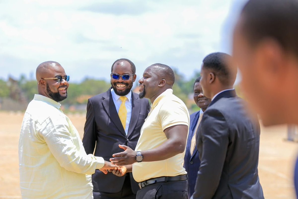 tanga_collins's tweet photo. Together with fellow CEC members, we received H.E. the President at the NRM Parliamentary Caucus, where he will address Members of Parliament on the party’s priorities, national development and the way forward for Uganda. https://t.co/bkw7xzABua