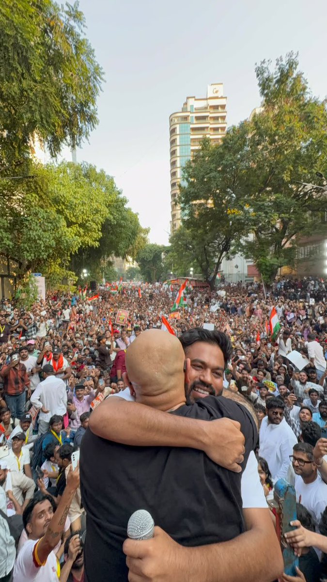 Cockroachisback's tweet photo. Vishal Dadlani with the Cockroaches 🔥 https://t.co/dzl75Ftd9h