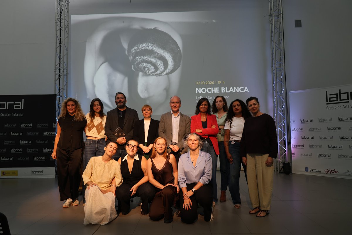 LABoral's tweet photo. Esta mañana en LABoral hemos presentado en una rueda de prensa la programación para esta tarde en La Noche Blanca. 👇

¡Os esperamos hoy a partir de las 19 h! 👏👀

Entrada libre y gratuita 🎟️

🔗 Programa completo: https://t.co/aI7n6FCkaO https://t.co/i8bnI14YCz