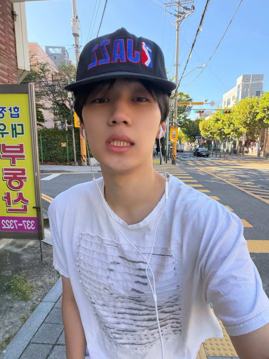 wildblue_ykme's tweet photo. [NAOYA]

got jazz!!

#WILDBLUE #鈴川直弥 #NAOYA https://t.co/bzplCi70J3