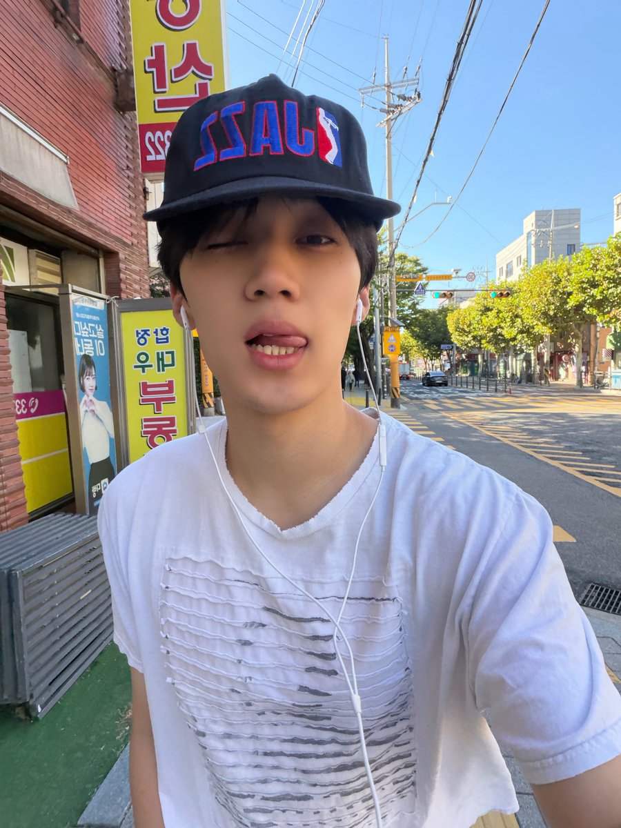 wildblue_ykme's tweet photo. [NAOYA]

got jazz!!

#WILDBLUE #鈴川直弥 #NAOYA https://t.co/bzplCi70J3