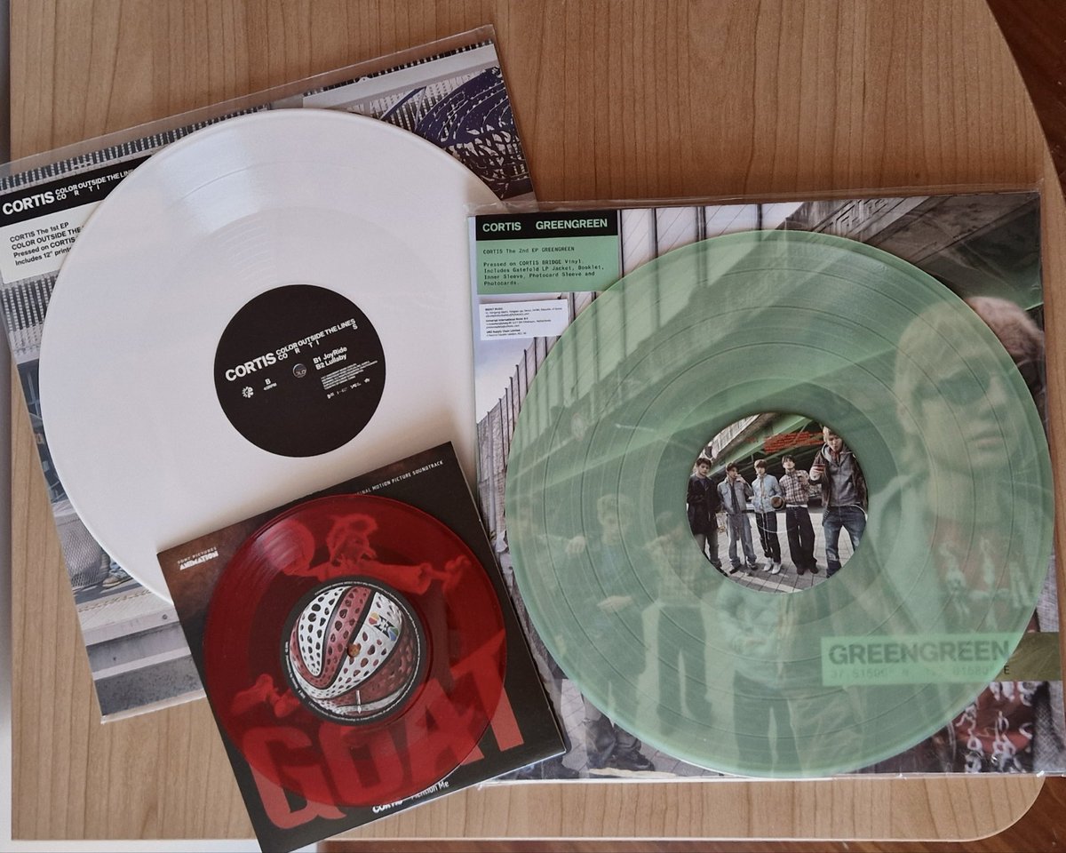 jzyridess's tweet photo. cortis vinyl collection is just sooo pretty 🙂‍↕️🙂‍↕️ https://t.co/iEq6Dbj3LK