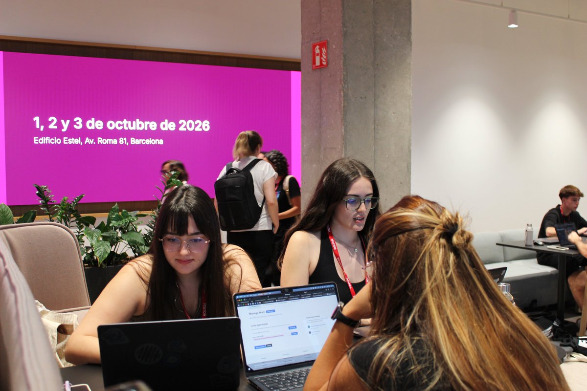 CIBER_ISCIII's tweet photo. Comenzamos la 2β£ jornada de #RESPIRAHACKTHON π«
Los y las participantes siguen tratando de resolver los retos π
Iniciativa de #CIBERES y @AstraZenecaES π€ https://t.co/YXRnNBGWDF