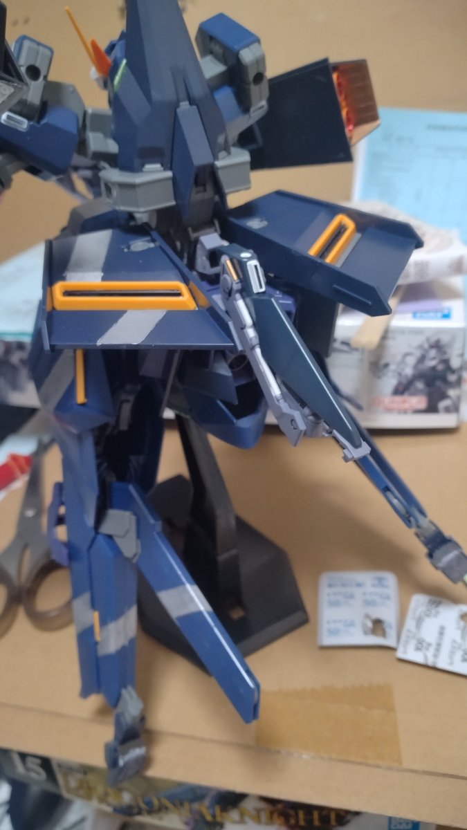 7ApmTEvInw1lIPW's tweet photo. #ガンプラ
今月最初。
まだ色塗りとかは終わってないけども、とりあえずは完成かナ…。 https://t.co/CETEJPExQq