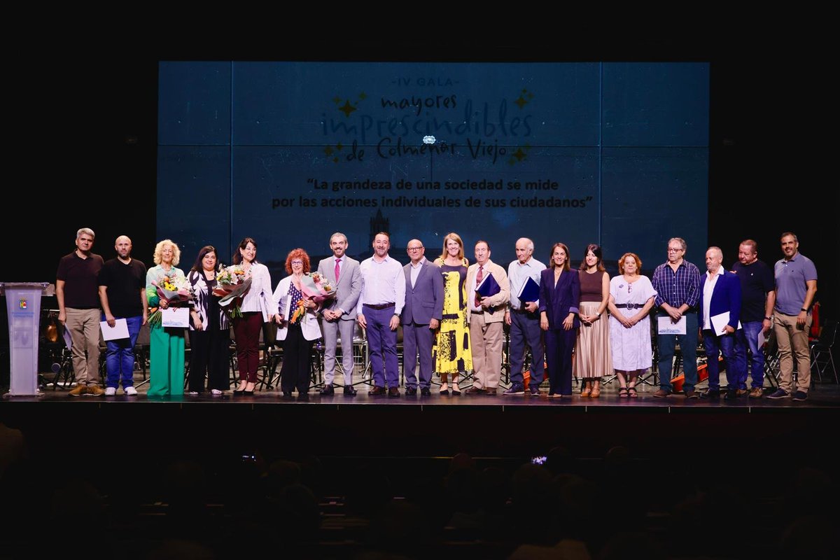 GanemosColmenar's tweet photo. 🎉 Ayer participamos en la IV 'Gala Mayores Imprescindibles de #ColmenarViejo', un merecido reconocimiento a tantas personas que han hecho y hacen tanto por Colmenar.
🎉 ¡Enhorabuena y gracias! https://t.co/8zPQbd2Eox