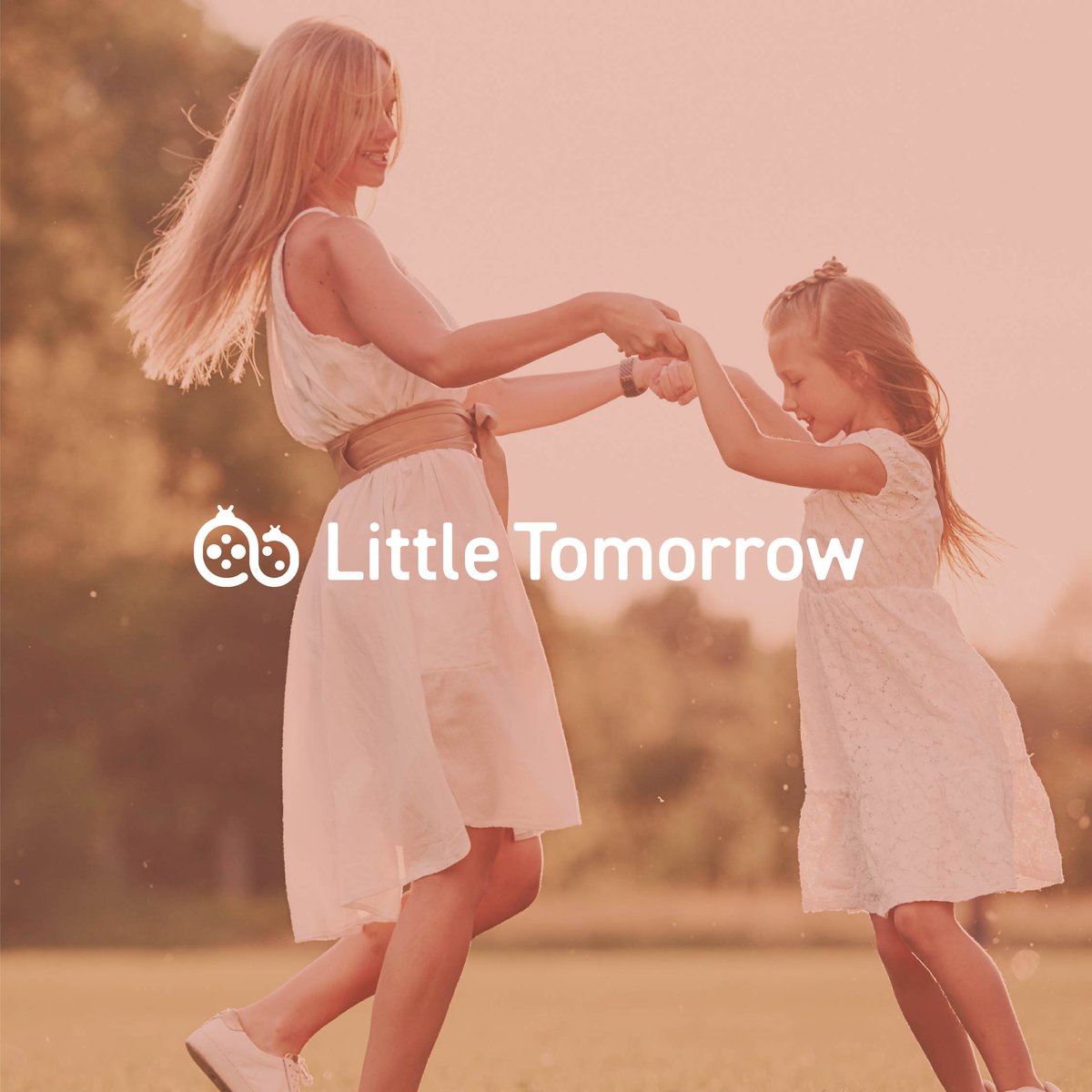 taba841's tweet photo. ✦ Logo &amp; Card Design Works ✦

親子リンクコーデのお店「Little Tomorrow」様のロゴデザインを担当しました🐞 

親子で寄り��う2匹のてんとう虫がモチーフ。 
上に登る習性から"明るい成長"をLady Bugの由来から縁起の良さを込めています。

 #ロゴデザイン #デザイン実績 https://t.co/UI8LVE1VVb