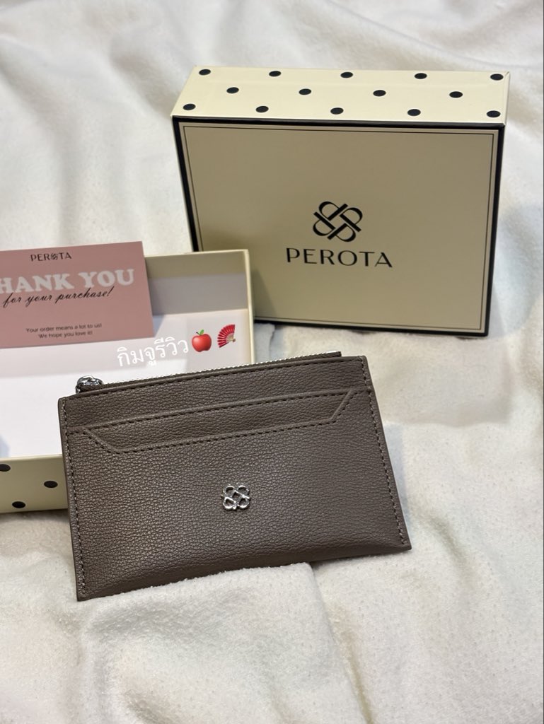 goodykim888's tweet photo. PEROTA รุ่น Bailey Card Holder น่ารักเกินอะ 😭🩵✨🫶🏼
ตอนแรกเข้าไปส่องเฉยๆ สรุปกดซื้อมาละ 5555 ใบเล็ก มินิมอล พกง่ายมาก ใครกำลังหาที่ใส่บัตร,เงินแบบไม่ใหญ่มาก ลองมาดูได้นะคะ 👀💖💸👛
📍https://t.co/IQimB9SJst

#shopeeaffiliate #ป้ายยา #ดีบอกต่อ #กระเป๋า #กระเป๋าสตางค์ #Perota https://t.co/Mhtx41wGAb