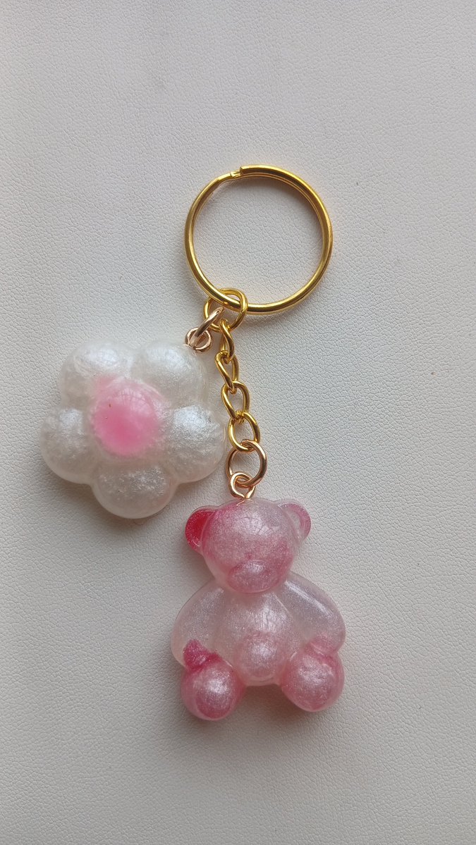 Kanjoor0's tweet photo. @QhuwaKrafts @WanjiruOfQ Teddy Flower Keychains

From 600 to KES.500

https://t.co/yBxV3kQhb2
(Pick &amp; Pay ready as on image-you can order in any other color too)

All discounts for these or orders made for these, run from 2nd Oct-10th Oct 2026 

+254751610909 (Airtel Money+Enquiries) https://t.co/Uo4KRrBAJG