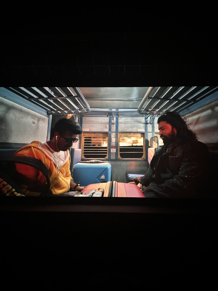 Whateverrr27's tweet photo. Never walked out of a movie like this before😭

#7k7m what even was this attempt? The concept was actually beautiful -a guy falling in love with the same girl in all her lifetimes.

But it felt like watching an AI-generated YouTube video😭

Couldn’t even sit through an hr:) https://t.co/dcEe11RUVt