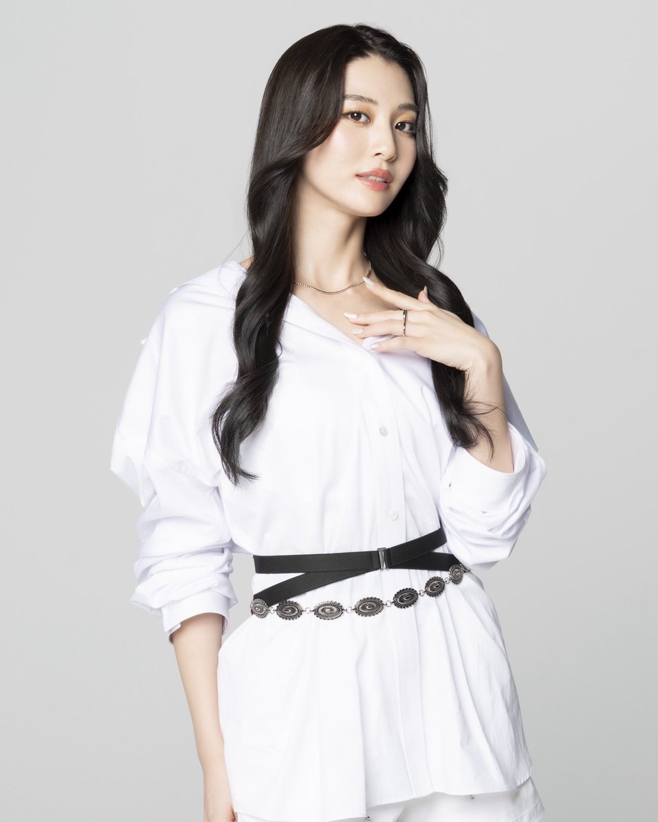 wafervanilla77's tweet photo. She's gotten even prettier and more captivating over the years 🤍🩷

#金谷鞠杏 #MARIA #GENIC https://t.co/vuSSQZXi0I