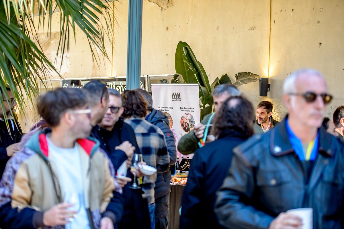 Monkeyweek's tweet photo. ¡Se suman más #musicsupervisor a las jornadas profesionales del Monkey Week @SON_EG de @ElPuerto! 😎
#MonkeyPRO acogerá el IV Congreso de Festivales de @Aso_FMA y una nueva edición de #Suntracks en colaboración con @sgaeactualidad e @ICEX_ 🌍
Más info en https://t.co/xahDfA7iUZ https://t.co/4eQ4rOoWvq