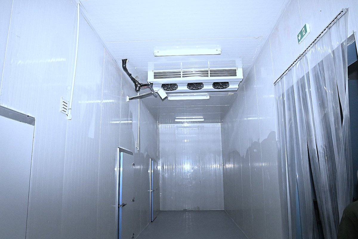 Presidency_GMB's tweet photo. End of post-harvest losses in Lower Niumi! Through the ROOTS Project, President Barrow's gov't has delivered a cold storage facility in Ndungu Kebbeh for 10,000+ people. This is more than a building. It means preserved produce, secured income &amp; restored dignity for farmers. https://t.co/wDLGnNVhB5