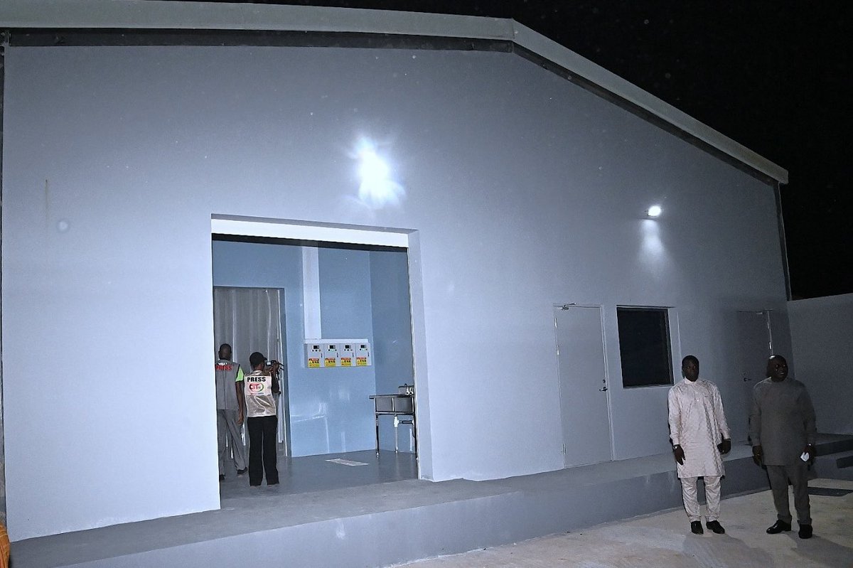 Presidency_GMB's tweet photo. End of post-harvest losses in Lower Niumi! Through the ROOTS Project, President Barrow's gov't has delivered a cold storage facility in Ndungu Kebbeh for 10,000+ people. This is more than a building. It means preserved produce, secured income &amp; restored dignity for farmers. https://t.co/wDLGnNVhB5