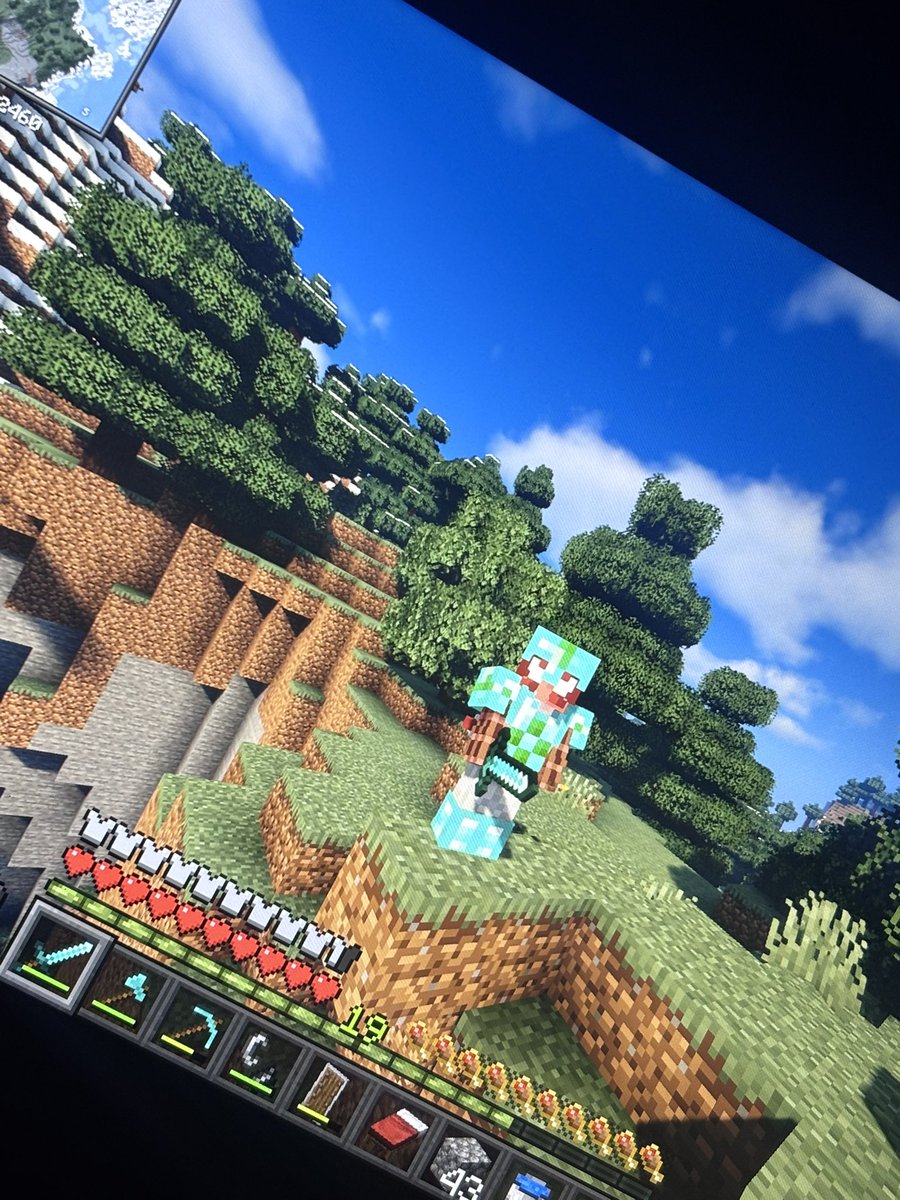 Fckoffbruss's tweet photo. Valió la pena mamarme 800 pesos en Minecraft JAVA https://t.co/d4xI4yHh1R