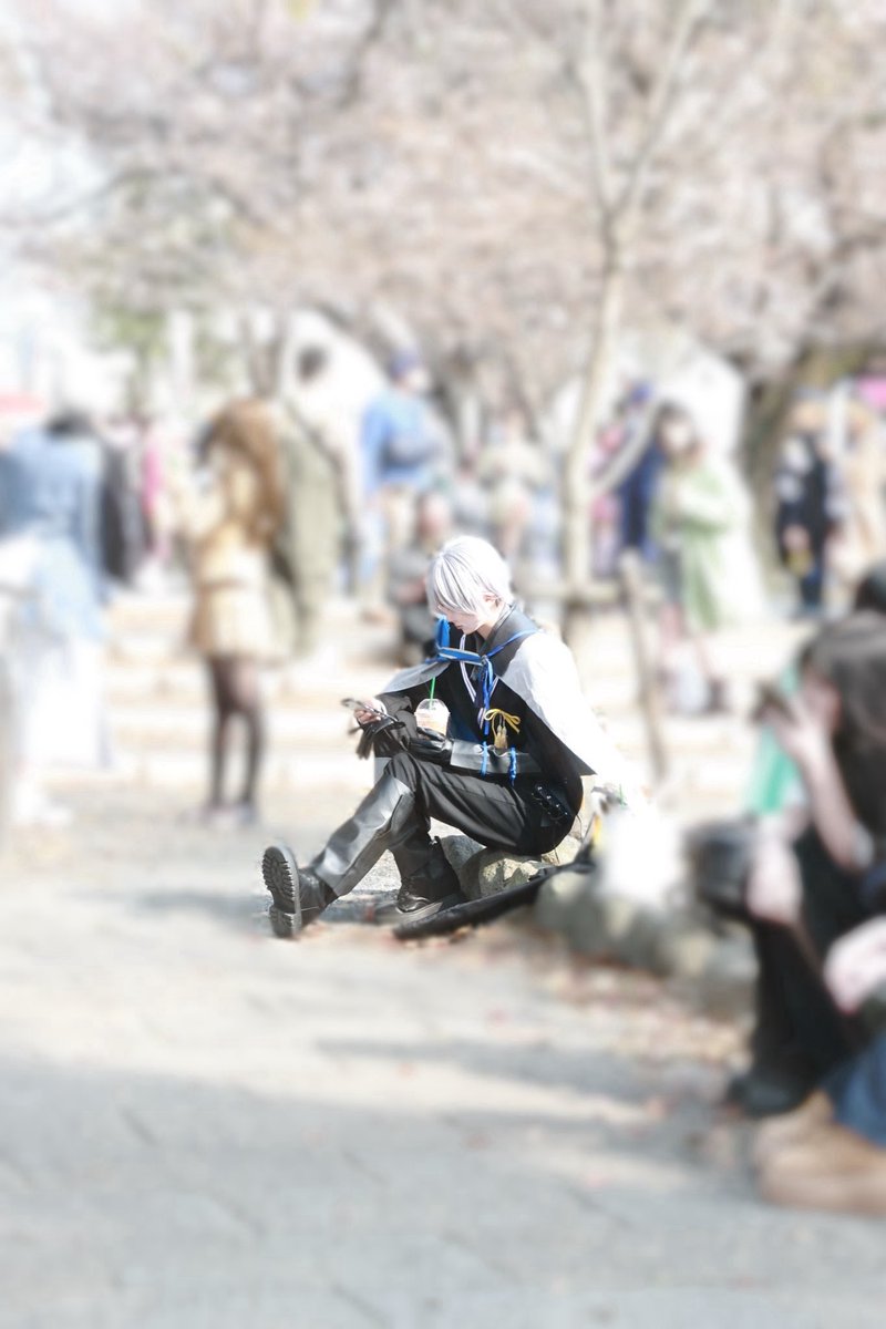_kncos's tweet photo. *cos　／　オフショ

スタバにスマホという現代に馴染みすぎた極ちょぎ

📸▶︎@ryo_lc500 https://t.co/m7vP3lMI0q
