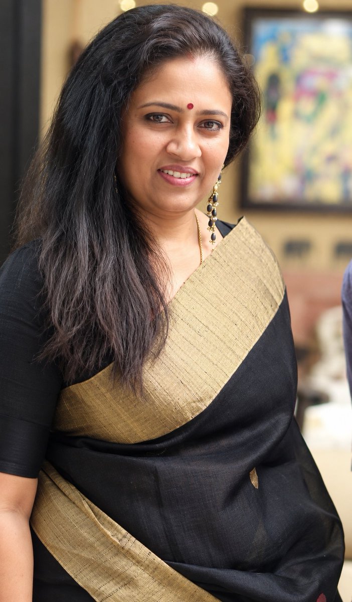Keerthana3219's tweet photo. He:அம்மா v2kku வந்த என் friend சின்ன வயசுல வளைச்சு போட்டு ஒத்திருக்க இது அப்பவே எனக்கு தெரிஞ்சிருந்தா
Me:அப்பவே தெரிஞ்சா என்னடா பண்ணியிருப்பே
He:நானும் அப்பவே உன்னை ஓத்து கன்னி கழிஞ்சிருப்பேன் 
Me:இந்த ஐடியா எனக்கு தோணாம போச்சுடா தோணியிருந்தா ரெண்டு பேரையும் வச்சு செஞ்சிருப்பேன் https://t.co/4D6mz0WjC8