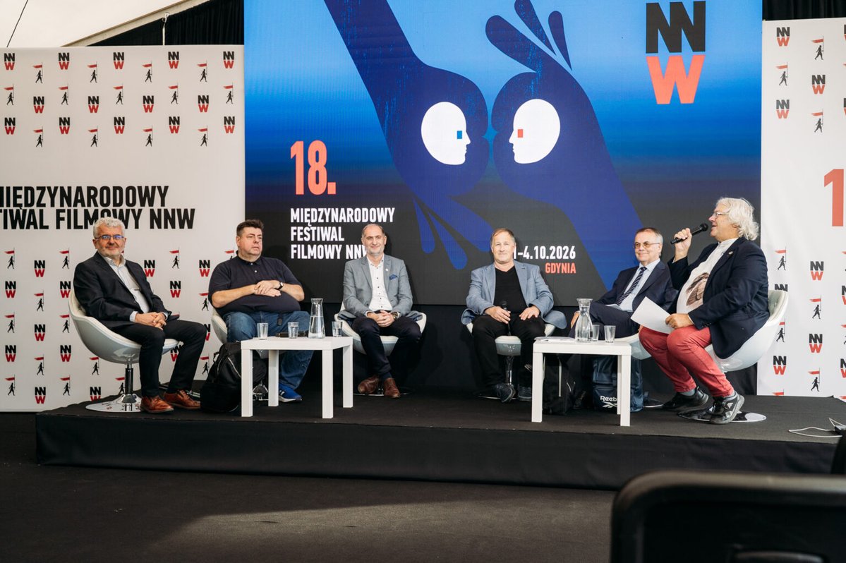 Chmielecki_Ad's tweet photo. @Solidarnosc_ od 46 lat inspiruje Europę Środkową i Wschodnią! Podczas @FestiwalN uczestniczyłem w panelu poświęconym "Posłaniu do Ludzi Pracy Europy Wschodniej". Dziękuję za ciekawą dyskusję @PiotrSemka @JaroslawSellin https://t.co/qw2ZBgQXeX https://t.co/4MrZvzCbP9