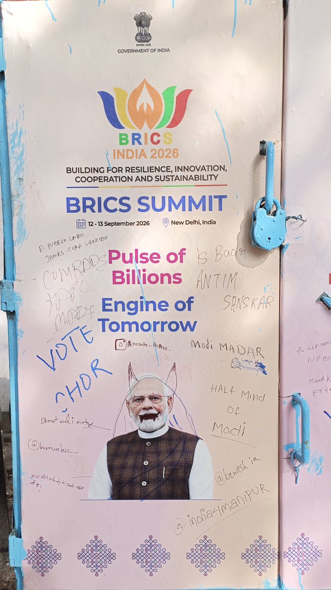 sighyush's tweet photo. Graffiti near Jantar Mantar in Delhi today. https://t.co/FdRR4X3Z9t