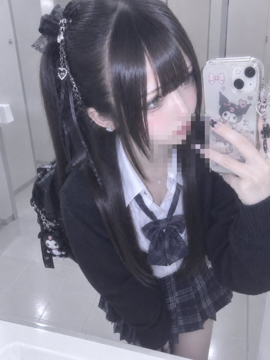 CCN08vv's tweet photo. 学校で撮ったやつ！
#裏アカ女子 #裏垢女子 https://t.co/f8rBhEqpJ2