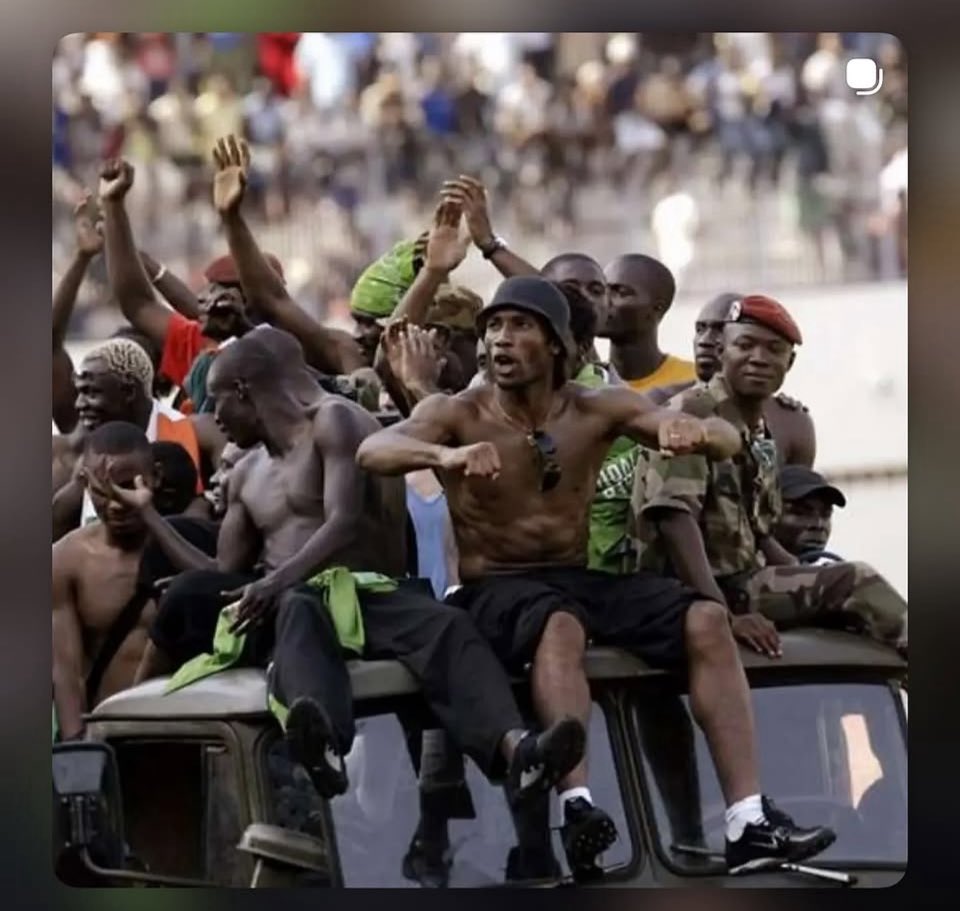 GraceDeka225's tweet photo. J’ai jamais vu des photos de Drogba sans Aura 🇨🇮😍

Légende vivante 🔥 https://t.co/R63vQwdDEJ