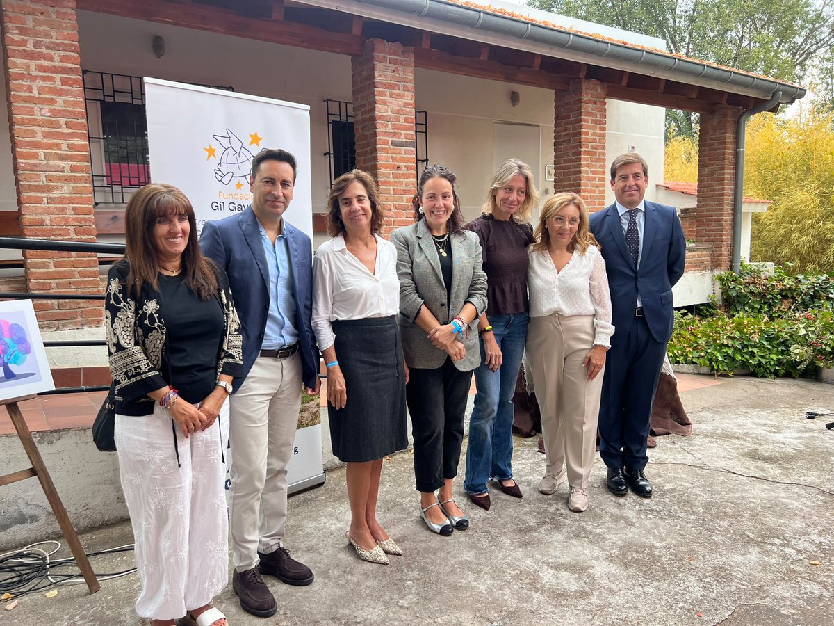 Javier_luengo's tweet photo. Hemos inaugurado un nuevo Centro de Día de @Fgilgayarre en la Granja San José.

12 nuevas plazas y un modelo de apoyo personalizado para personas con grandes necesidades de apoyo y #TEA.

Gracias a @Alejandrasf7 y a @lsfernandeza por acompañarnos en una jornada tan especial. https://t.co/L2x0zjKtX1