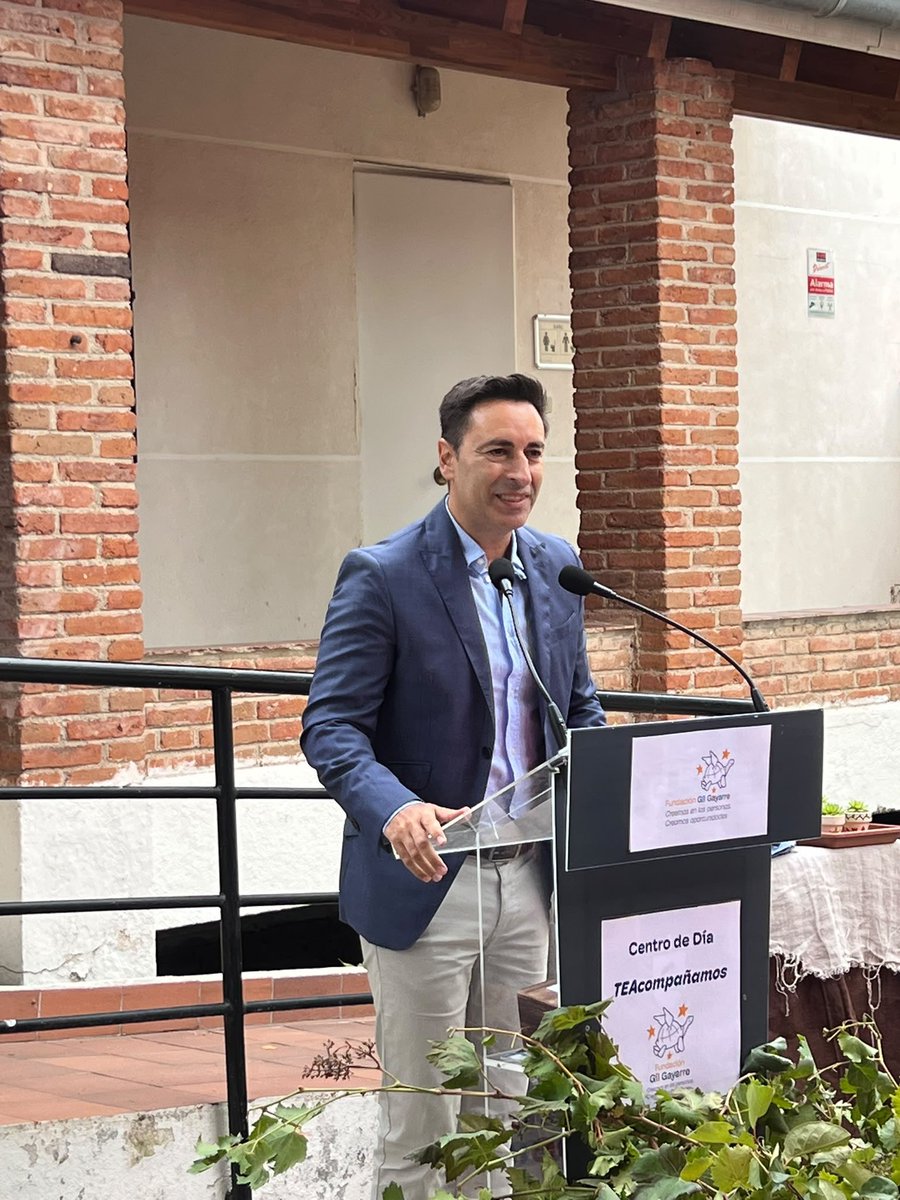 Javier_luengo's tweet photo. Hemos inaugurado un nuevo Centro de Día de @Fgilgayarre en la Granja San José.

12 nuevas plazas y un modelo de apoyo personalizado para personas con grandes necesidades de apoyo y #TEA.

Gracias a @Alejandrasf7 y a @lsfernandeza por acompañarnos en una jornada tan especial. https://t.co/L2x0zjKtX1