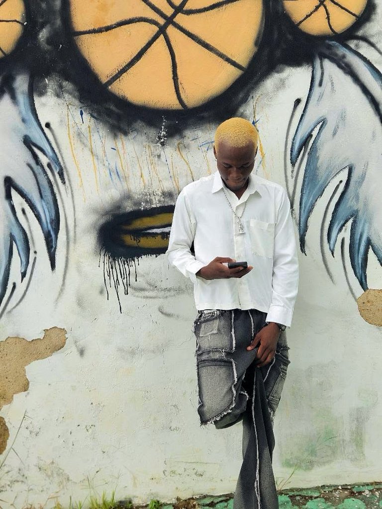 SnoozeBwoi's tweet photo. Let’s get MYSELF to 1k STREAMS guy’s 🙌 https://t.co/hRamHnZT2n
