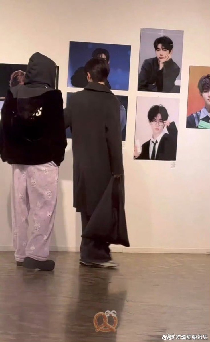 laoshi1028's tweet photo. remember when luckyz went on a date to a luckyz exhibition https://t.co/DeDQWUB35q