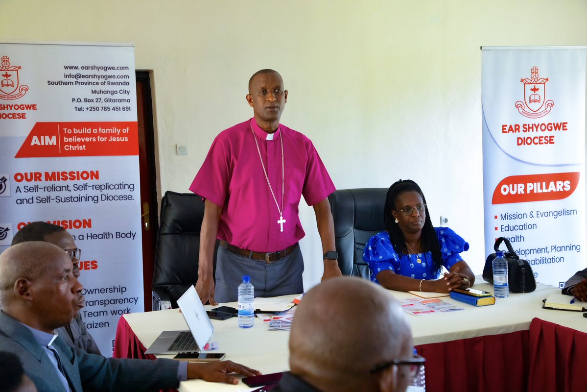 ShyogweDiocese's tweet photo. The Rt. Rev. @LouisKabayiza is leading a meeting with all pastors of @SDiocese63071 , focusing on the Diocese’s continued development, ongoing projects, spiritual growth, and other priorities for strengthening the Church and its mission.

@anglicanchurchR https://t.co/gE9WUqvsTe